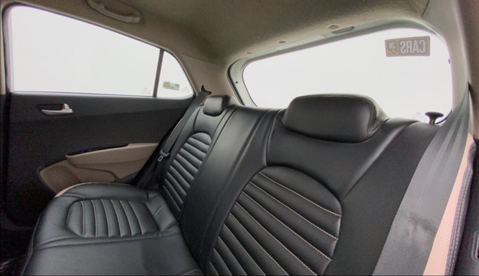 2014 Hyundai Grand i10 SPORTZ 1.1 CRDI, Diesel, Manual, 94,930 km, Right Side Rear Door Cabin