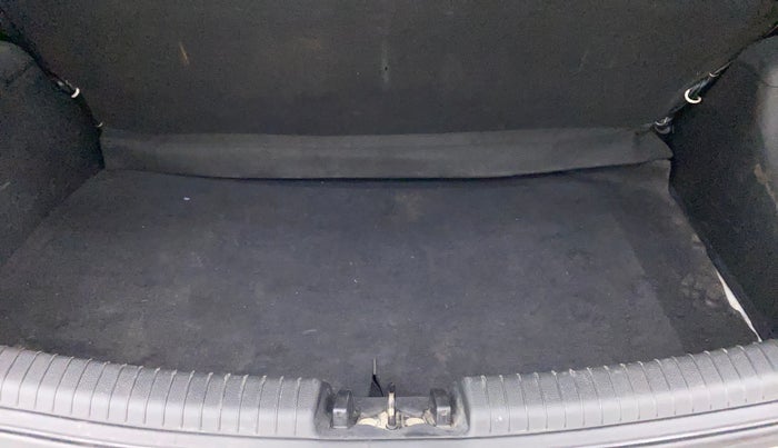 2014 Hyundai Grand i10 SPORTZ 1.1 CRDI, Diesel, Manual, 94,930 km, Boot Inside