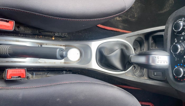 2018 Renault Duster RXS CVT, Petrol, Automatic, 30,676 km, Gear Lever