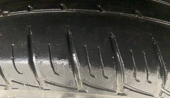 2018 Renault Duster RXS CVT, Petrol, Automatic, 30,676 km, Left Rear Tyre Tread