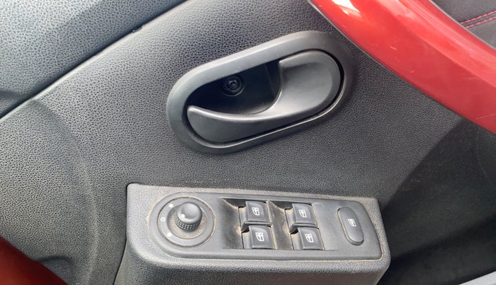 2018 Renault Duster RXS CVT, Petrol, Automatic, 30,676 km, Driver Side Door Panels Control