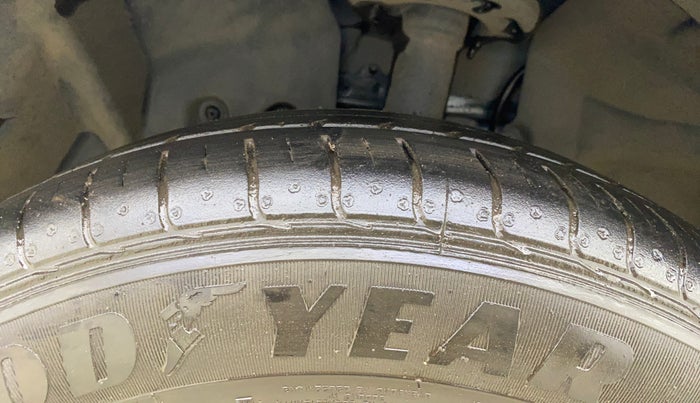 2016 Ford Ecosport TREND 1.5L DIESEL, Diesel, Manual, 1,47,425 km, Left Front Tyre Tread