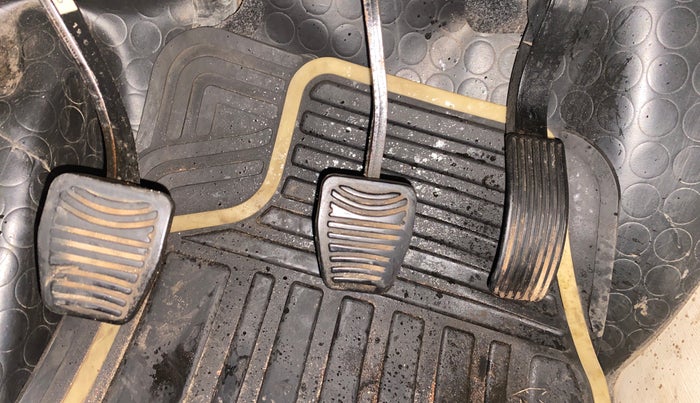 2016 Mahindra XUV500 W6, Diesel, Manual, 88,750 km, Pedals