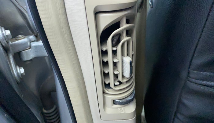 2016 Mahindra XUV500 W6, Diesel, Manual, 88,750 km, Rear AC Vents