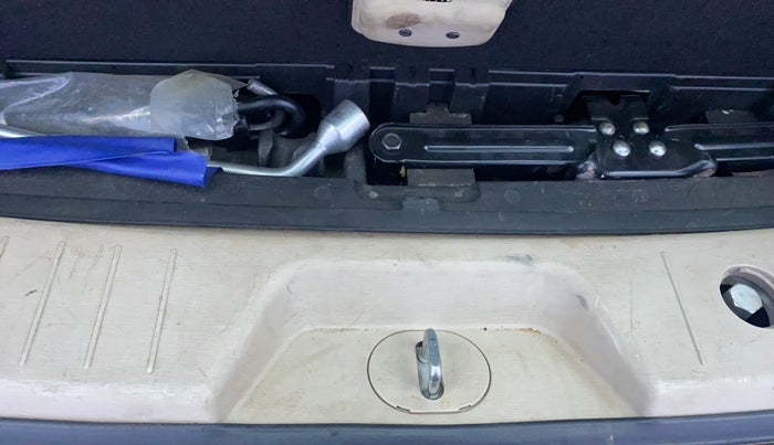 2016 Mahindra XUV500 W6, Diesel, Manual, 88,750 km, Boot Inside