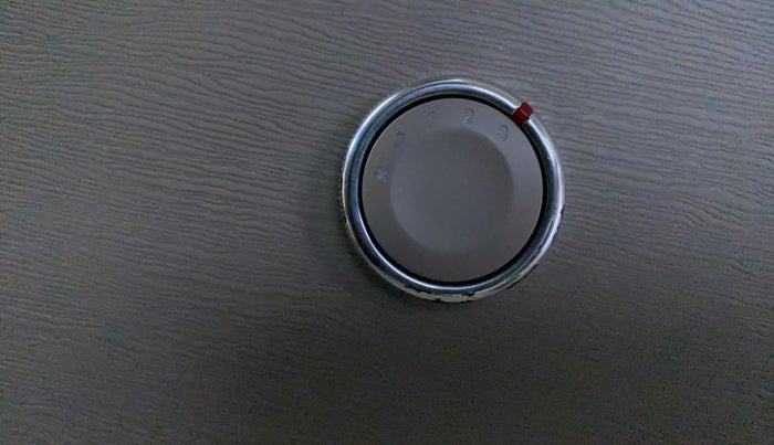 2016 Mahindra XUV500 W6, Diesel, Manual, 88,750 km, Rear AC Temperature Control