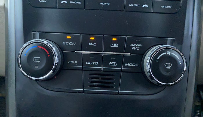 2016 Mahindra XUV500 W6, Diesel, Manual, 88,750 km, Automatic Climate Control