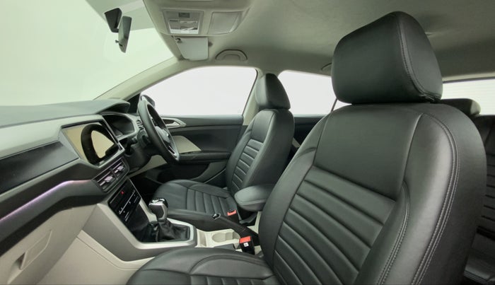 2022 Volkswagen TAIGUN HIGHLINE 1.0 TSI AT, Petrol, Automatic, 16,138 km, Right Side Front Door Cabin