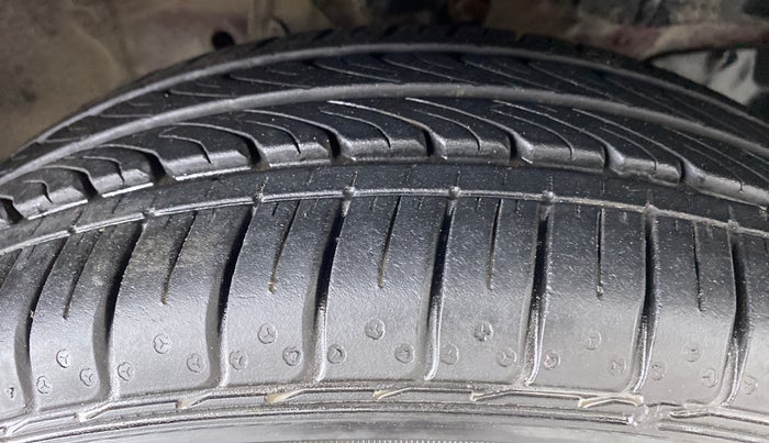 2017 Honda Jazz 1.2L I-VTEC V AT, Petrol, Automatic, 61,636 km, Right Front Tyre Tread