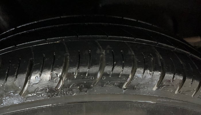 2021 Maruti Baleno DELTA PETROL 1.2, Petrol, Manual, 47,814 km, Right Rear Tyre Tread