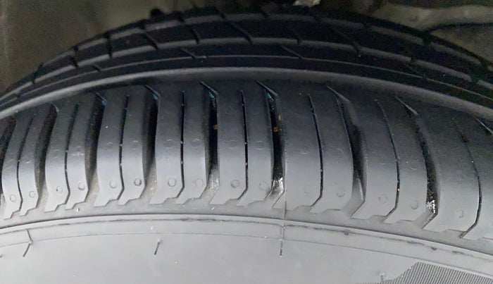 2017 Honda Jazz 1.2L I-VTEC V AT, Petrol, Automatic, 26,680 km, Right Front Tyre Tread