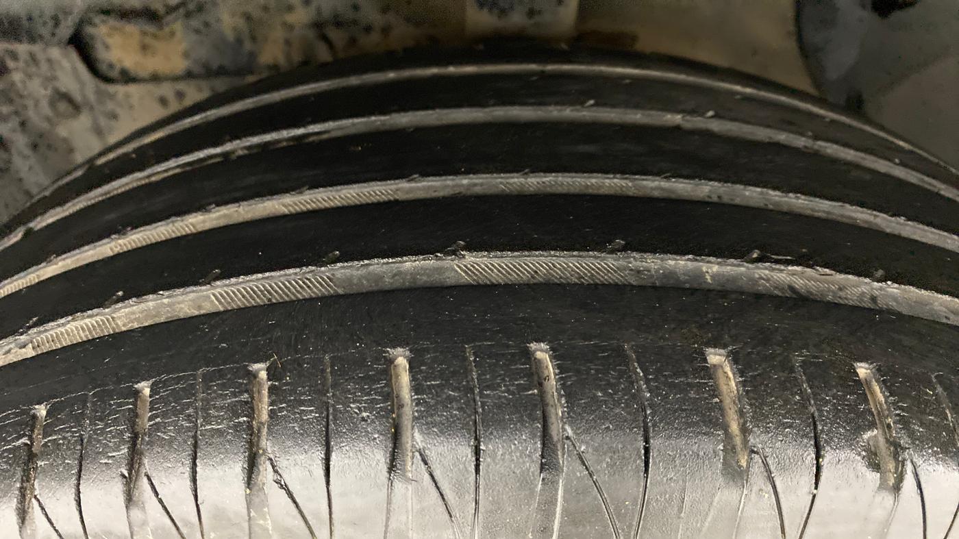 2017 Maruti Vitara Brezza ZDI, Diesel, Manual, 36,290 km, Left Front Tyre Tread