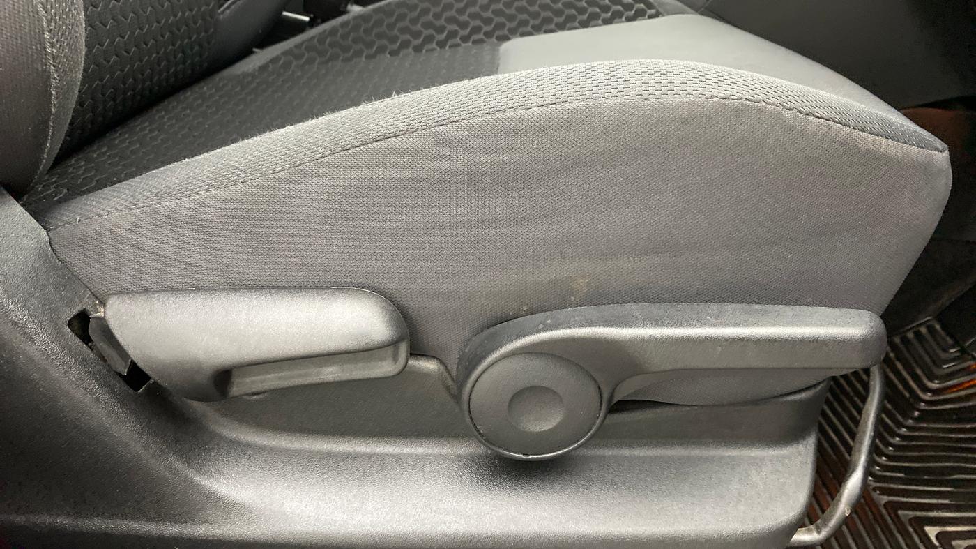 2017 Maruti Vitara Brezza ZDI, Diesel, Manual, 36,290 km, Driver Side Adjustment Panel