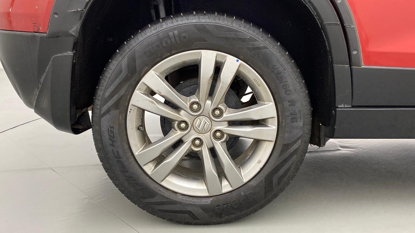 2017 Maruti Vitara Brezza ZDI, Diesel, Manual, 36,290 km, Right Rear Wheel