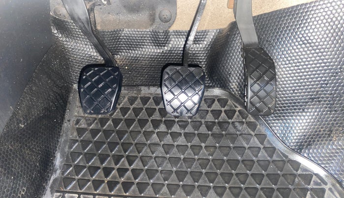 2013 Volkswagen Polo HIGHLINE1.2L, Petrol, Manual, 57,531 km, Pedals