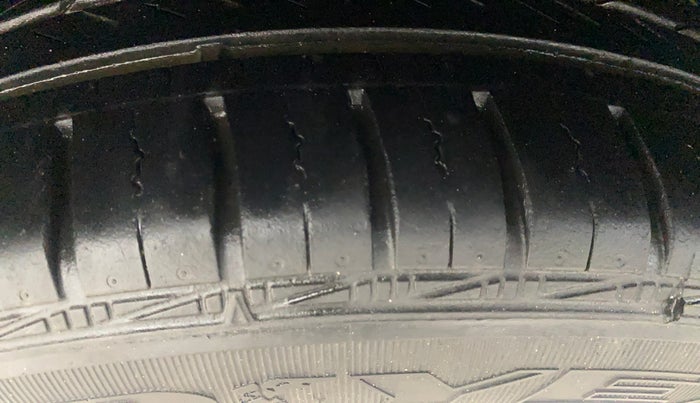 2013 Volkswagen Polo HIGHLINE1.2L, Petrol, Manual, 57,531 km, Right Rear Tyre Tread