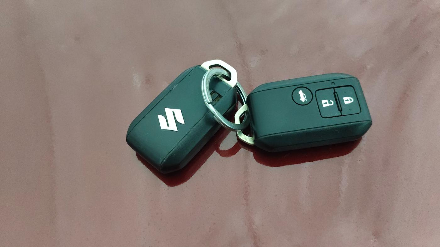 2018 Maruti Dzire ZXI AMT, Petrol, Automatic, 52,896 km, Key Close Up