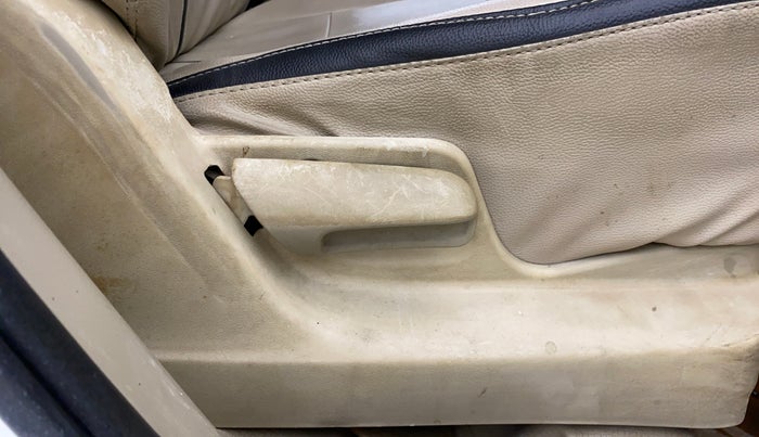 2014 Maruti Ertiga VXI CNG, CNG, Manual, 67,755 km, Driver Side Adjustment Panel