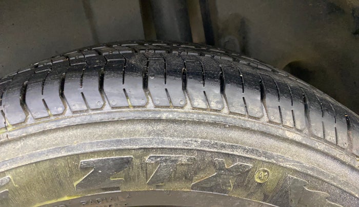 2014 Maruti Ertiga VXI CNG, CNG, Manual, 67,755 km, Left Rear Tyre Tread