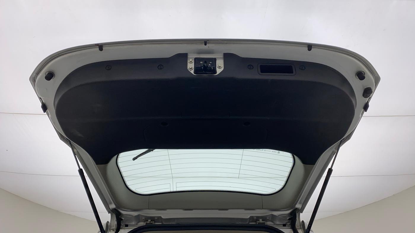 2020 Mahindra XUV500 W7 AT, Diesel, Automatic, 61,852 km, Boot Door Open