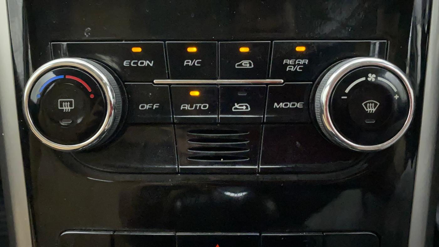 2020 Mahindra XUV500 W7 AT, Diesel, Automatic, 61,852 km, Automatic Climate Control