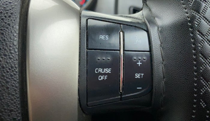 2020 Mahindra XUV500 W7 AT, Diesel, Automatic, 61,852 km, Adaptive Cruise Control
