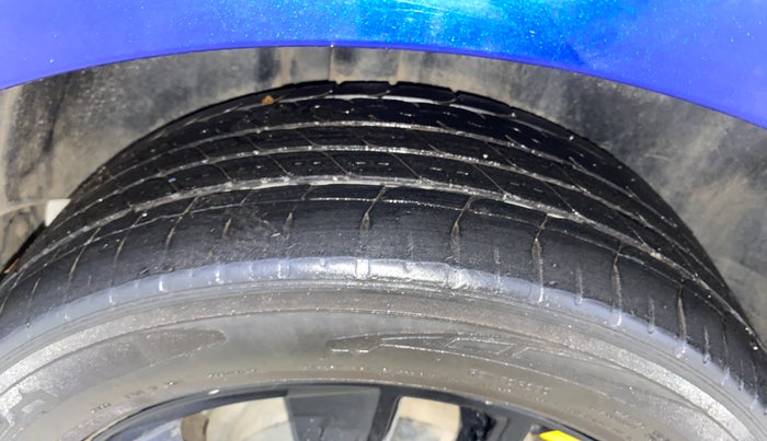 2020 Skoda Rapid AMBITION AT TSI, Petrol, Automatic, 1,04,023 km, Right Rear Tyre Tread