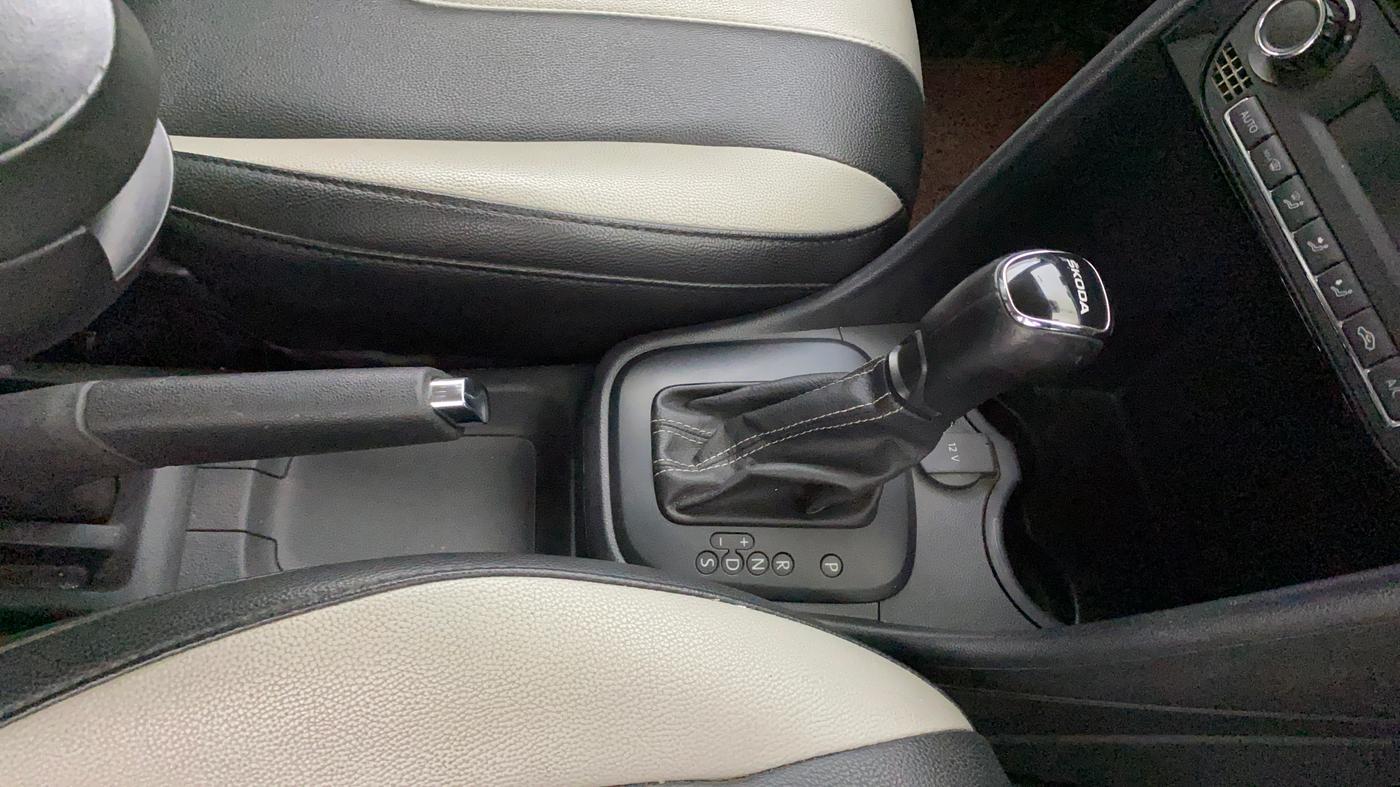 2020 Skoda Rapid AMBITION AT TSI, Petrol, Automatic, 1,03,591 km, Gear Lever