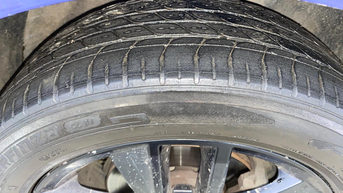 2020 Skoda Rapid AMBITION AT TSI, Petrol, Automatic, 1,03,591 km, Right Front Tyre Tread