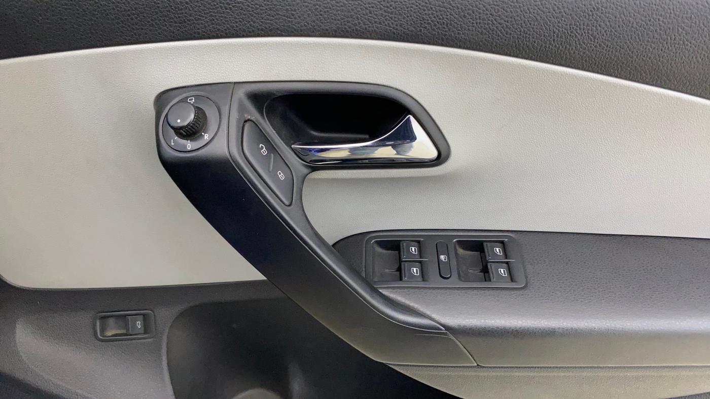 2020 Skoda Rapid AMBITION AT TSI, Petrol, Automatic, 1,03,591 km, Driver Side Door Panels Control