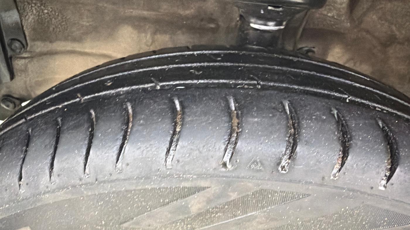 2018 Maruti Wagon R 1.0 LXI, Petrol, Manual, 67,936 km, Left Front Tyre Tread
