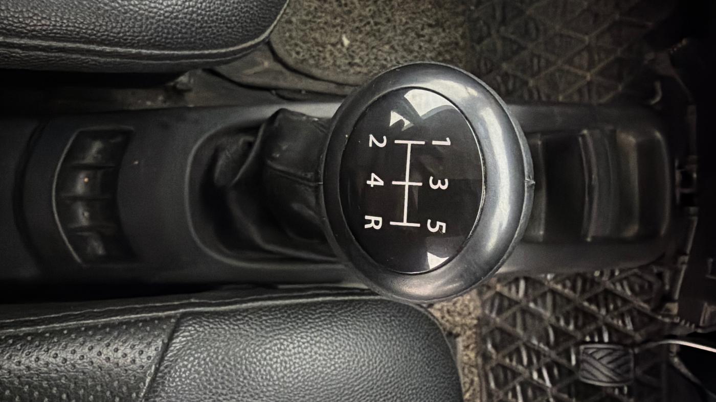 2018 Maruti Wagon R 1.0 LXI, Petrol, Manual, 67,936 km, Gear Lever
