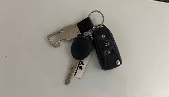 2017 Tata Tiago XZ PETROL, Petrol, Manual, 71,220 km, Key Close Up