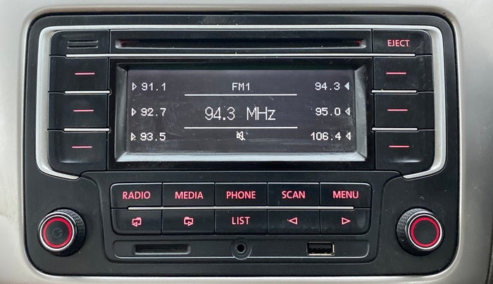 2015 Volkswagen Vento HIGHLINE 1.6 MPI, Petrol, Manual, 86,096 km, Infotainment System