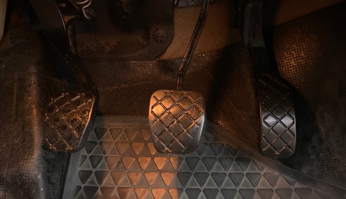 2015 Volkswagen Vento HIGHLINE 1.6 MPI, Petrol, Manual, 86,096 km, Pedals