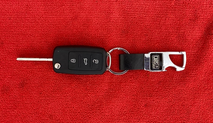 2015 Volkswagen Vento HIGHLINE 1.6 MPI, Petrol, Manual, 86,096 km, Key Close Up