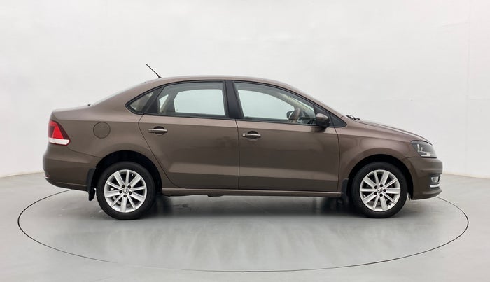 2015 Volkswagen Vento HIGHLINE 1.6 MPI, Petrol, Manual, 86,096 km, Right Side View