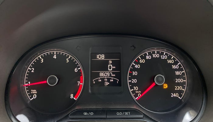 2015 Volkswagen Vento HIGHLINE 1.6 MPI, Petrol, Manual, 86,096 km, Odometer Image