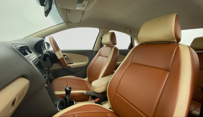 2015 Volkswagen Vento HIGHLINE 1.6 MPI, Petrol, Manual, 86,096 km, Right Side Front Door Cabin