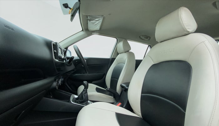 2020 Hyundai VENUE S MT 1.2 KAPPA, Petrol, Manual, 45,835 km, Right Side Front Door Cabin