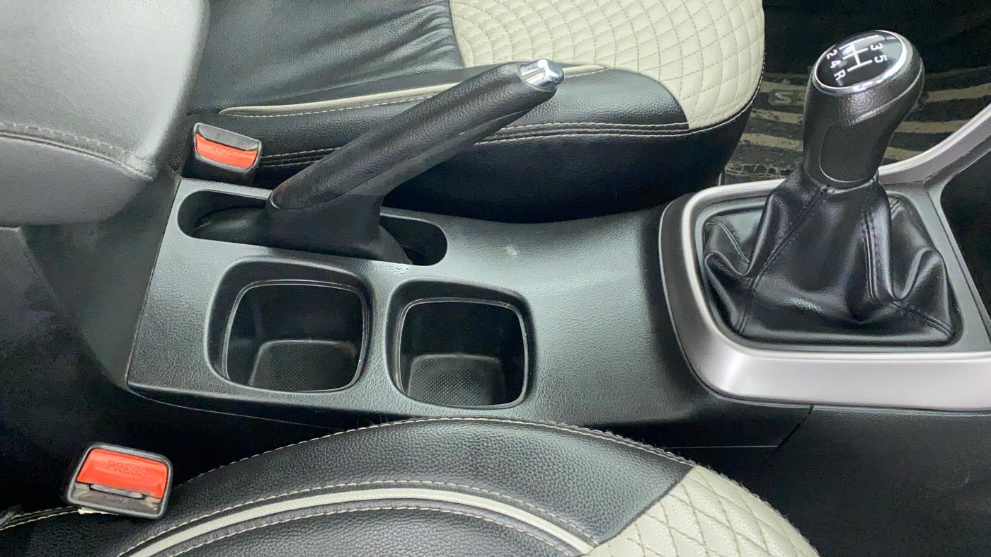 2019 Maruti S Cross DELTA 1.3, Diesel, Manual, 89,916 km, Gear Lever