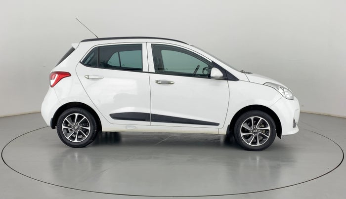 2017 Hyundai Grand i10 SPORTZ (O) AT 1.2 KAPPA VTVT, Petrol, Automatic, 17,028 km, Right Side View