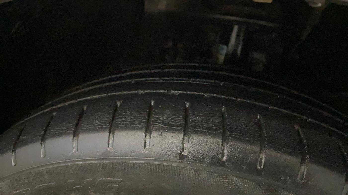 2020 Toyota Glanza G, Petrol, Manual, 38,275 km, Right Front Tyre Tread