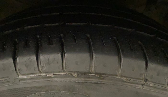 2015 Hyundai Creta SX 1.6 DIESEL, Diesel, Manual, 62,117 km, Left Front Tyre Tread