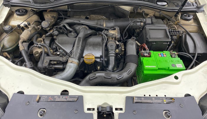 2016 Renault Duster RXZ AMT 110 PS, Diesel, Automatic, 1,04,769 km, Open Bonet