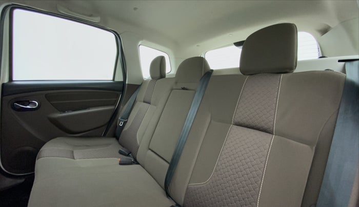 2016 Renault Duster RXZ AMT 110 PS, Diesel, Automatic, 1,04,769 km, Right Side Rear Door Cabin