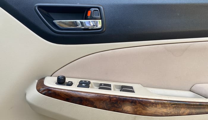 2019 Maruti Dzire ZXI PLUS AMT, Petrol, Automatic, 30,322 km, Driver Side Door Panels Control