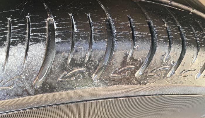 2019 Maruti Dzire ZXI PLUS AMT, Petrol, Automatic, 30,322 km, Left Front Tyre Tread