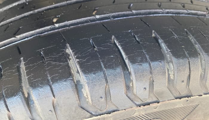 2019 Maruti Dzire ZXI PLUS AMT, Petrol, Automatic, 30,322 km, Right Rear Tyre Tread