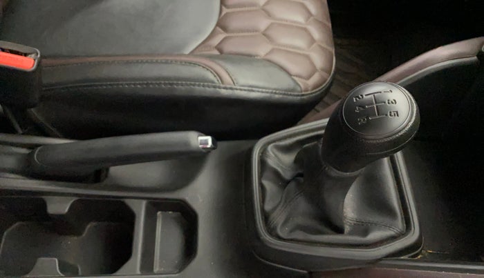 2023 Maruti Grand Vitara DELTA SMART HYBRID, Petrol, Manual, 43,203 km, Gear Lever